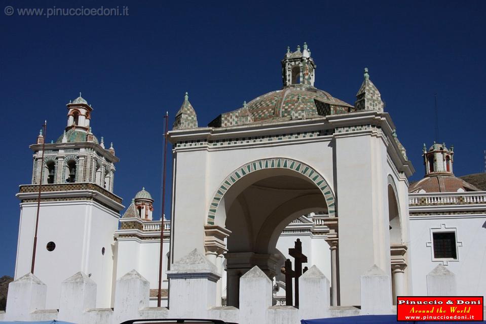 BOLIVIA - Cattedrale di Copacabana - 2.jpg